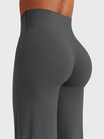 Meya – Eddiy Straight-Leg Leggings CØDE Toronto