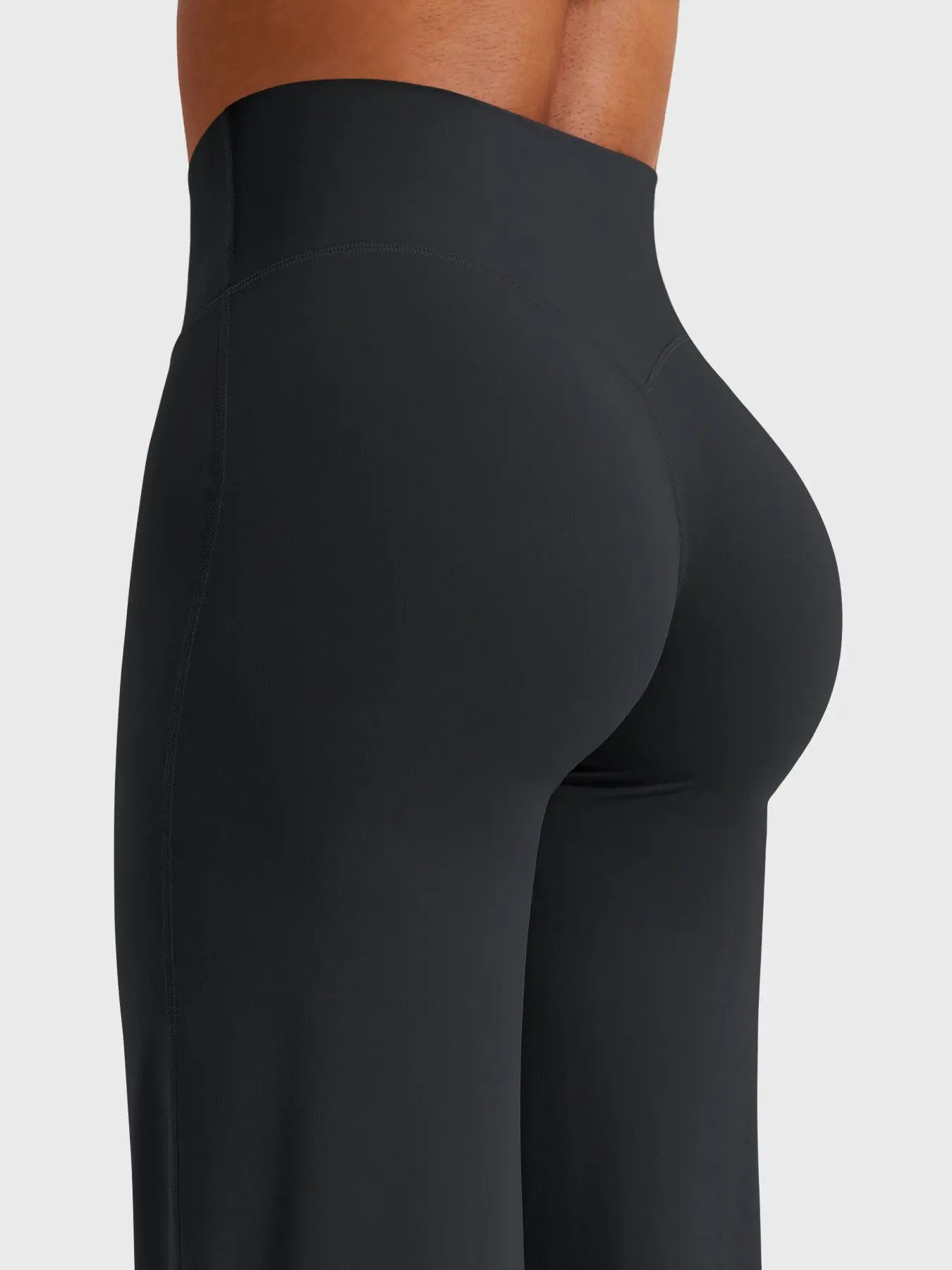 Meya – Eddiy Straight-Leg Leggings CØDE Toronto